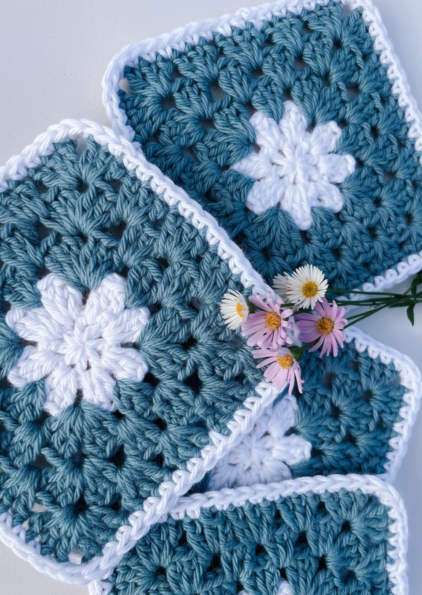 flower crochet coaster set - blue