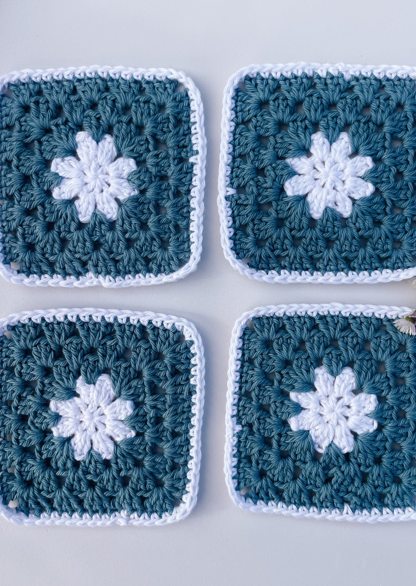 flower crochet coaster set - blue