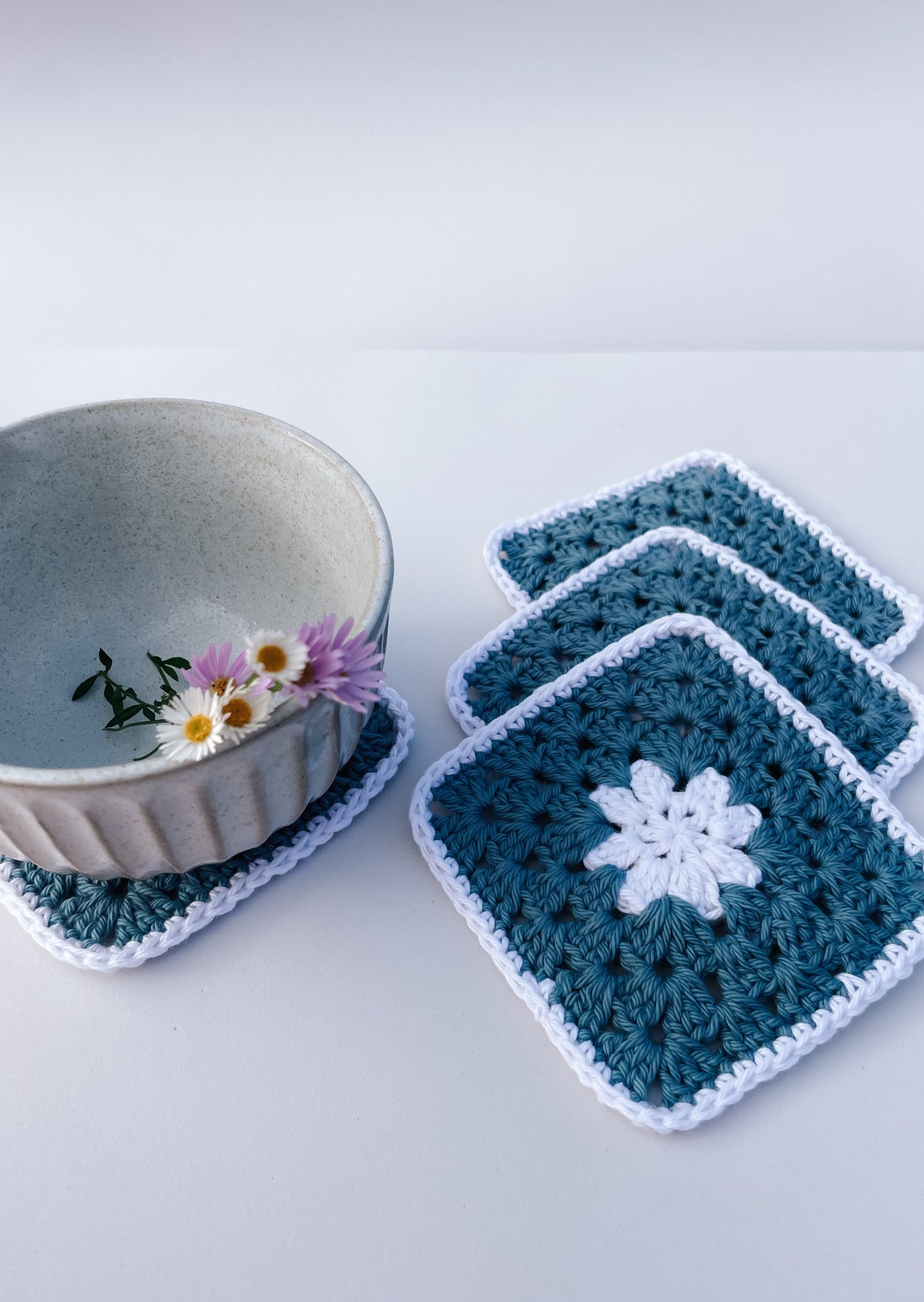 flower crochet coaster set - blue